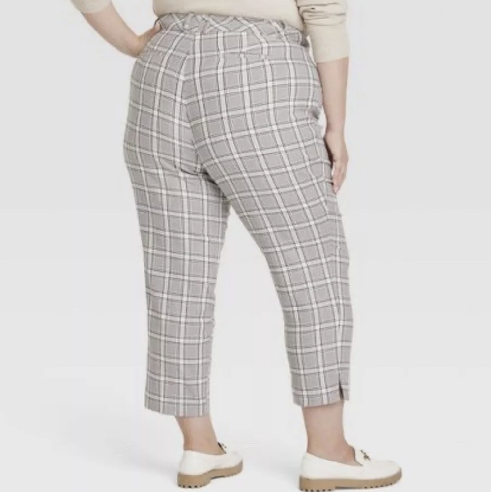 Ava & Viv Gray Plaid Ankle Pants - Picture 2 of 8